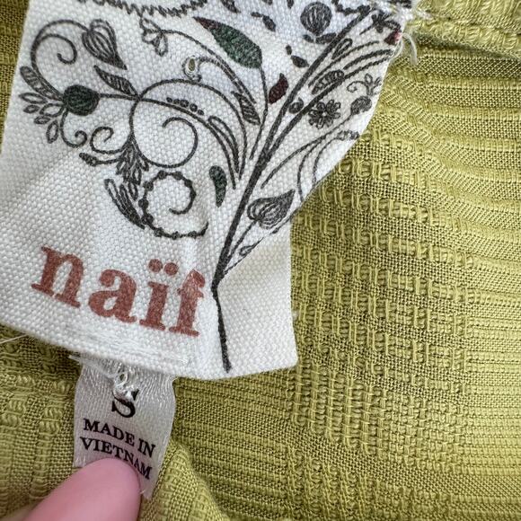 Naif Chartreuse Roll Tab 3/4 Sleeve Collared Button Down Textured Top Small - Picture 5 of 8